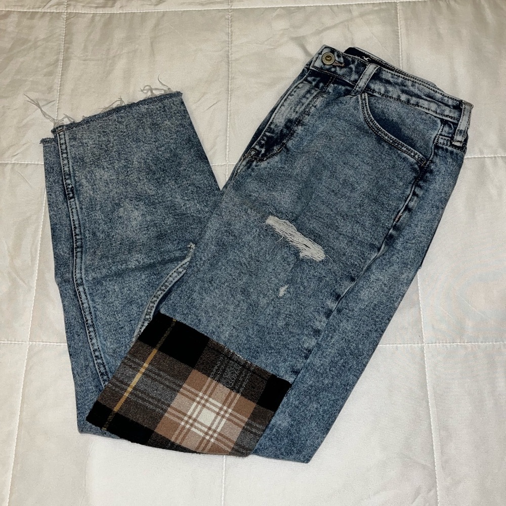 Hollister Ultra High Rise Mom Jeans